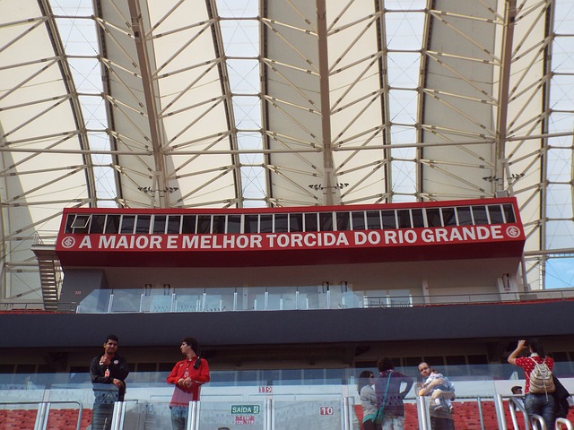 福克斯：哈珀和卡斯尔非常无私，我们还有更大的目标要去实现