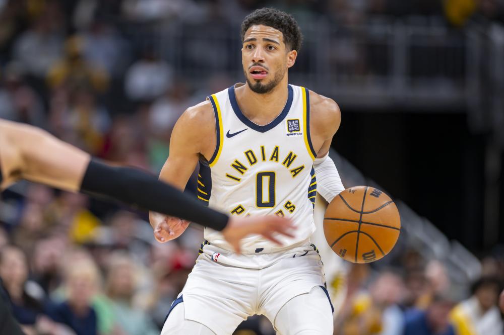 76人两将回归！保罗·乔治首发战篮网，博纳迎来复出