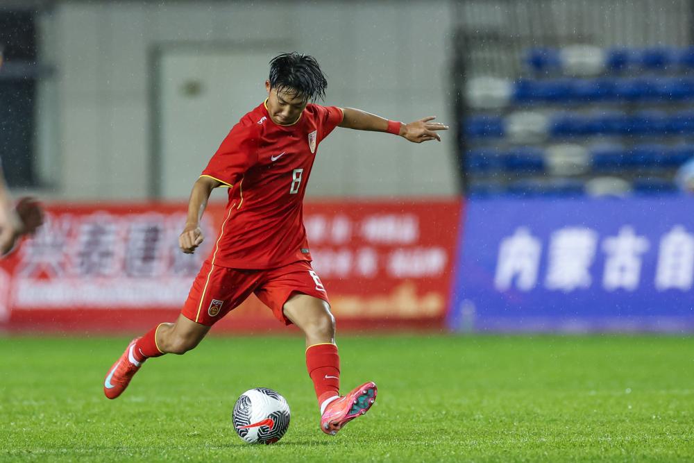 欧洲足球一夜疯狂：水晶宫绝杀，多特6轮不败，罗马爆冷